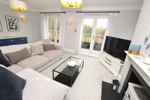 Living Room pic3- click for photo gallery